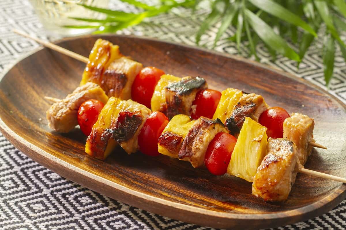 Brochetas de cerdo con piña paso a paso Comedera Recetas tips y