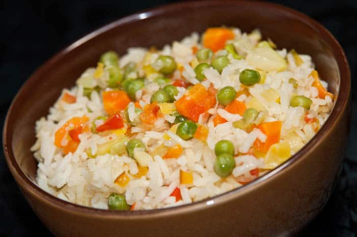 Cómo hacer arroz con verduras - Receta de arroz fácil