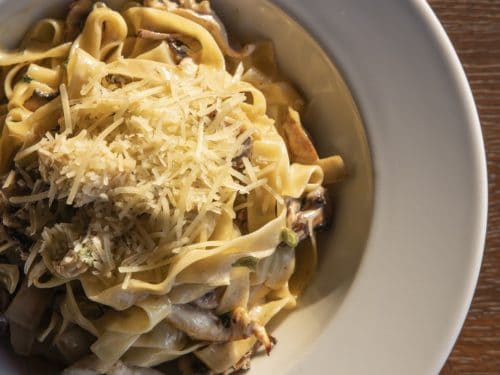 Cómo hacer pasta Alfredo – Deliciosa salsa Alfredo italiana