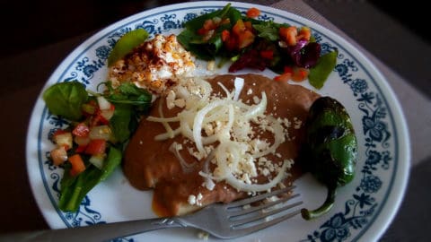 Enfrijoladas, receta mexicana - Comedera - Recetas, tips y consejos para  comer mejor.