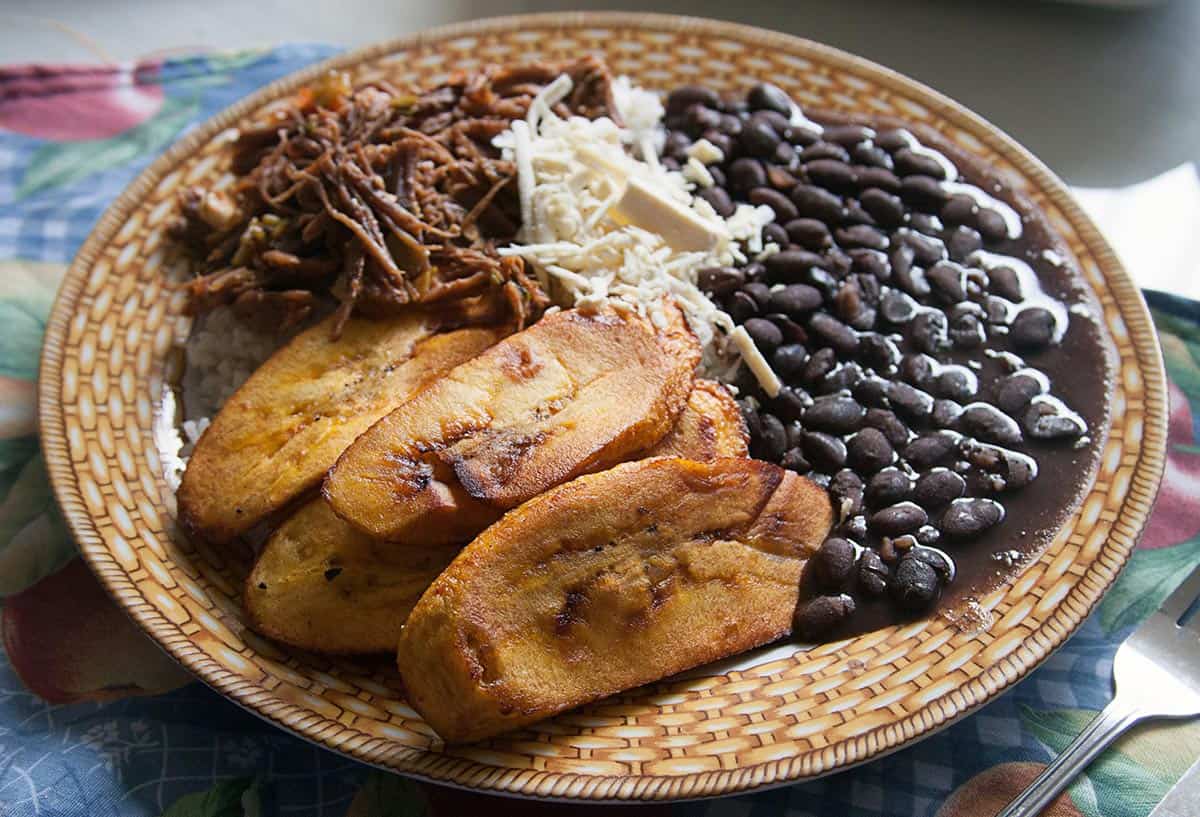 Cómo hacer pabellón criollo venezolano - Comedera - Recetas, tips y  consejos para comer mejor.