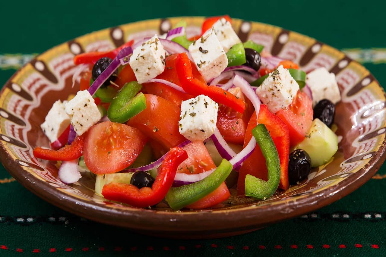 Cómo Hacer Una Rica Ensalada Mediterránea En Poco Tiempo - Comedera ...