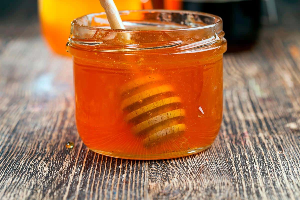 Miel de abejas: propiedades y usos en la cocina - Comedera