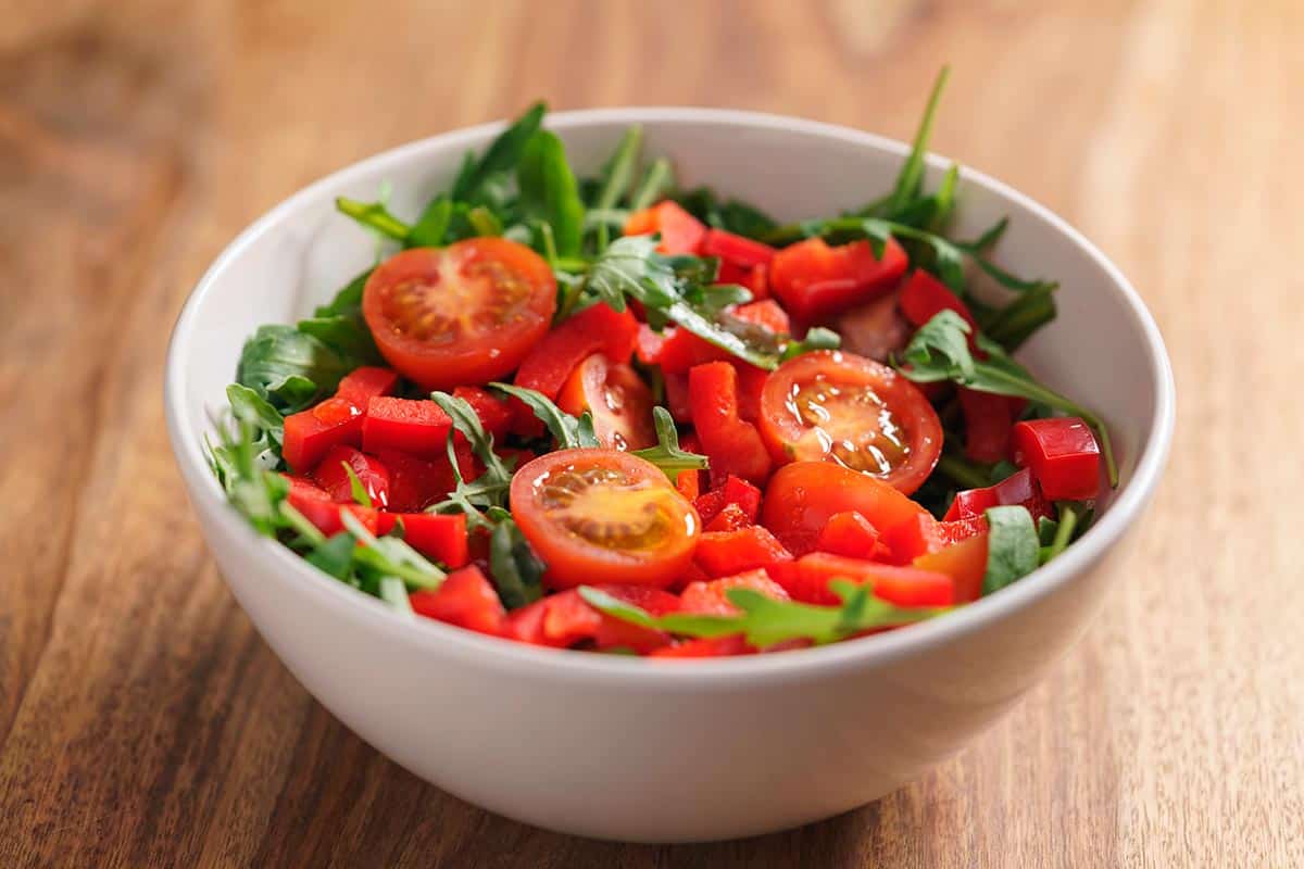 Receta De Ensalada De Tomates Cherry Con Pimientos Comedera Recetas