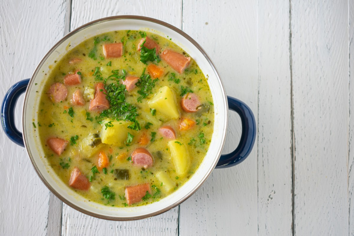 Sopa de Salchicha con Papa (Hot-Dog Link and Potato Soup)