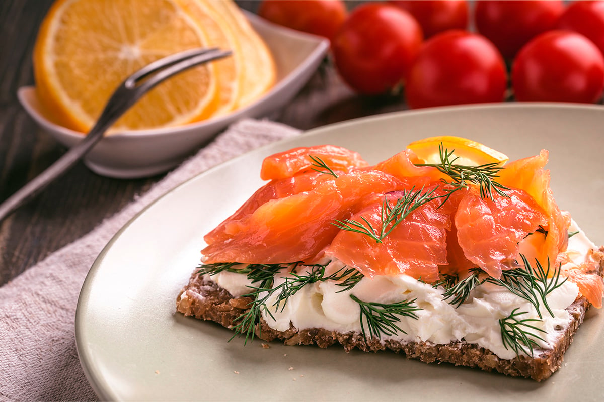 Tosta De Salm N Con Queso Crema F Cil Y Ligera Comedera Recetas Tips Y Consejos Para Comer