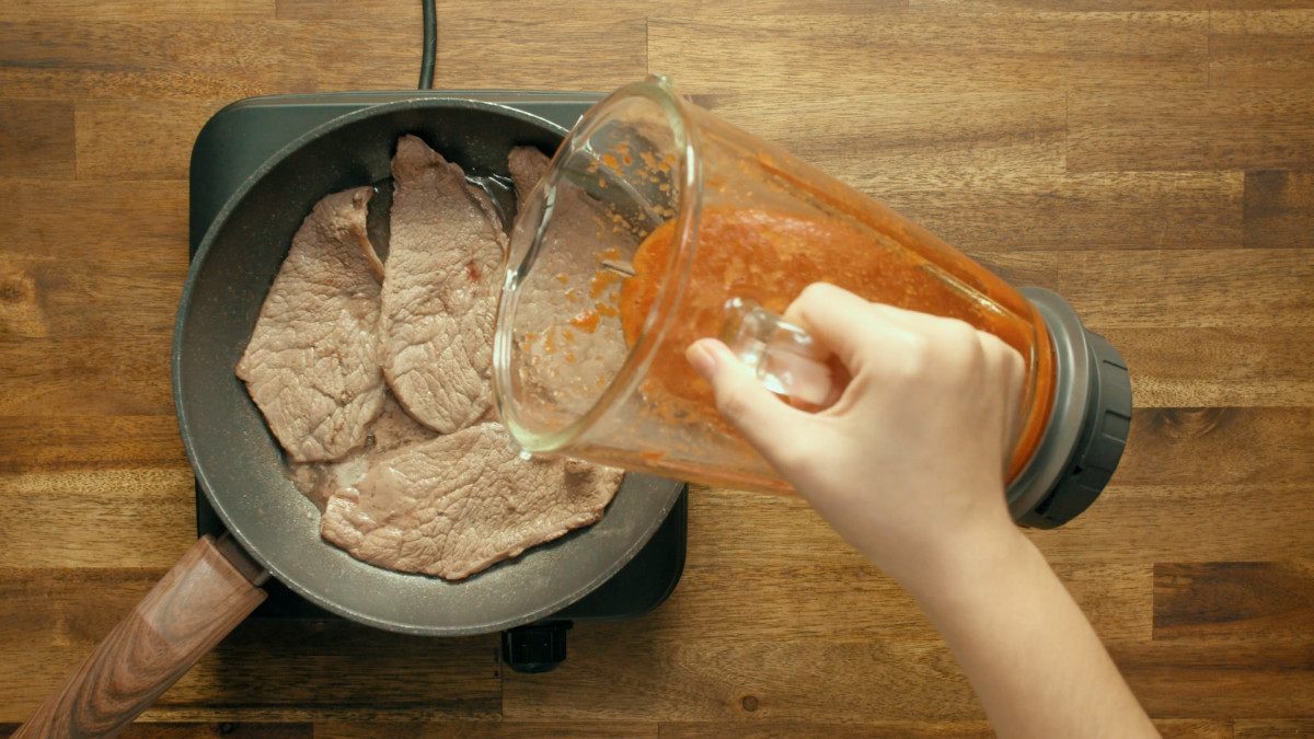 Receta de bistec de res en salsa roja - Comedera - Recetas, tips y consejos  para comer mejor.