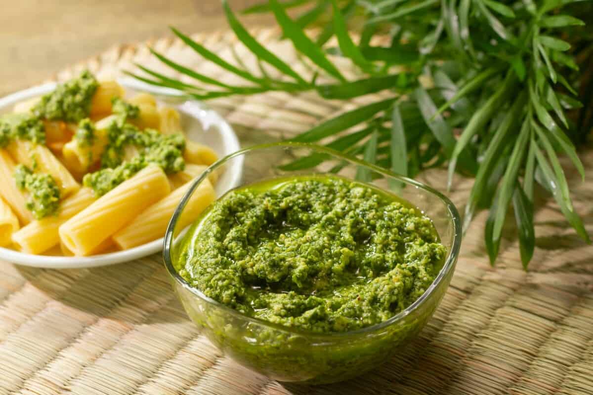 Cómo hacer pesto de cilantro en pocos minutos - Comedera - Recetas, tips y  consejos para comer mejor.