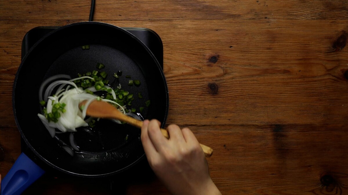 Cómo hacer chimichangas: receta con relleno de pollo buffalo