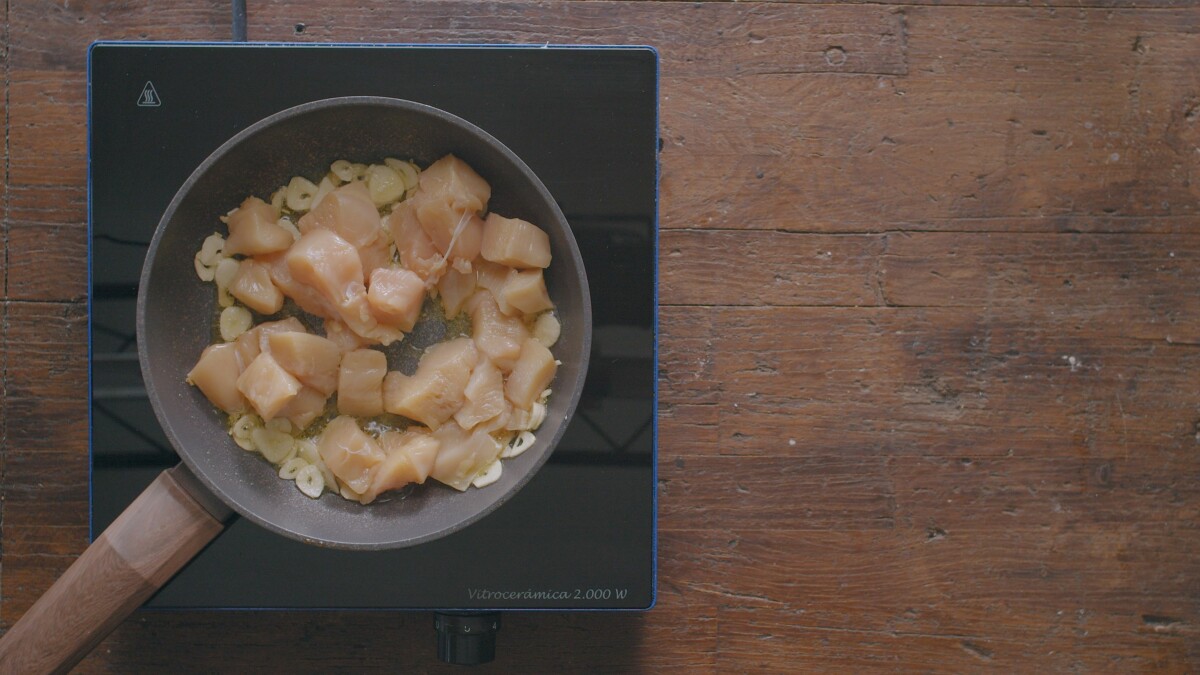 Receta de ensalada de pollo al ajillo con membrillo - Comedera ...