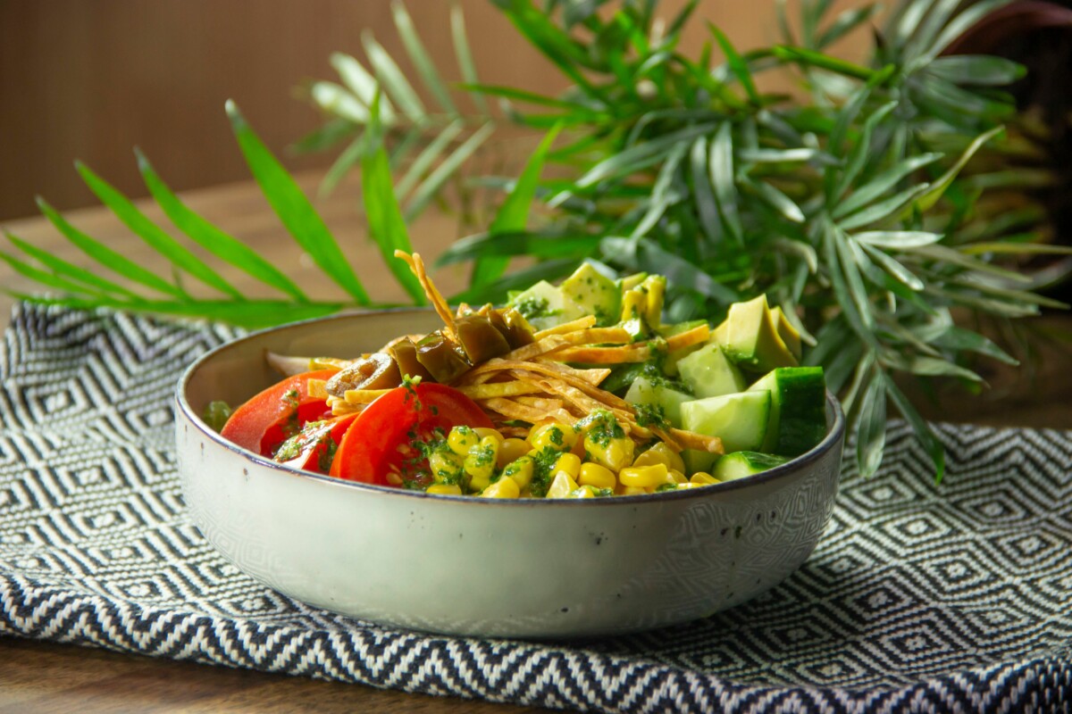 Receta de ensalada bowl con pollo a la plancha - Comedera - Recetas, tips y  consejos para comer mejor.