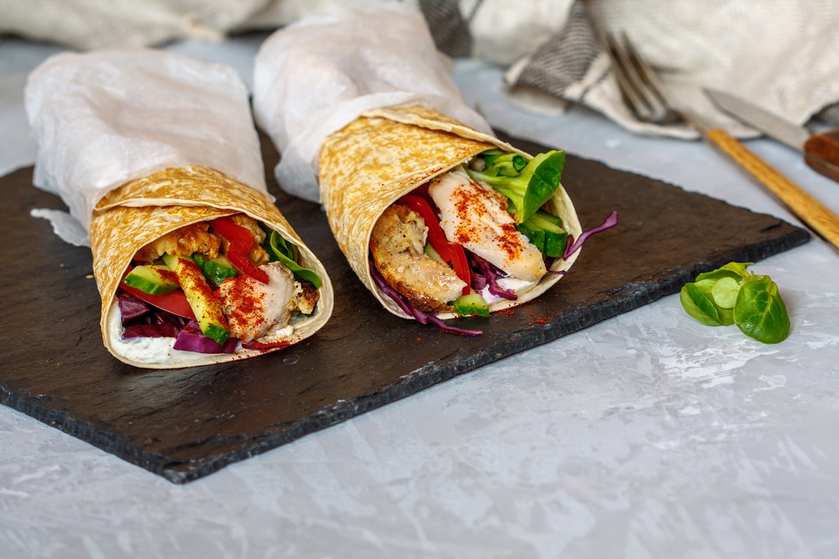 Wrap de pollo al pesto