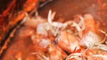 caldo de camarones