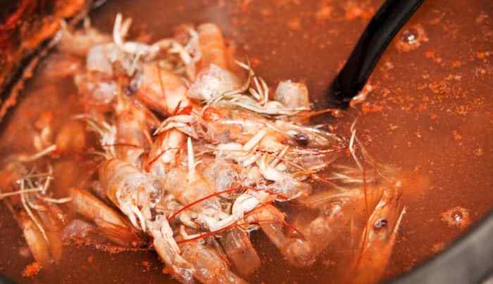 caldo de camarones