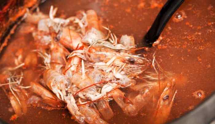 caldo de camarones