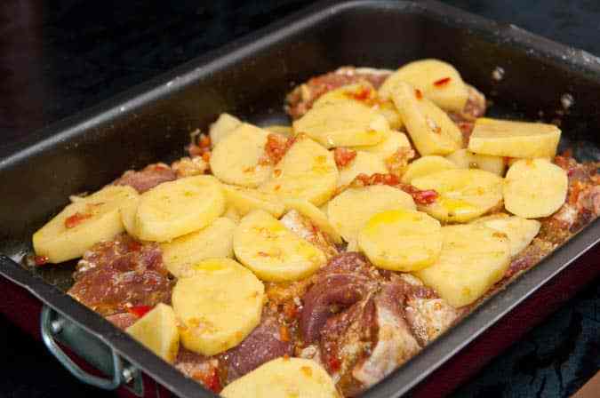 lomo de cerdo horneado con papas