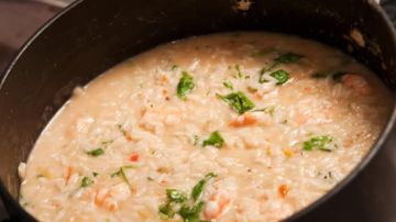 olla arroz con camarones