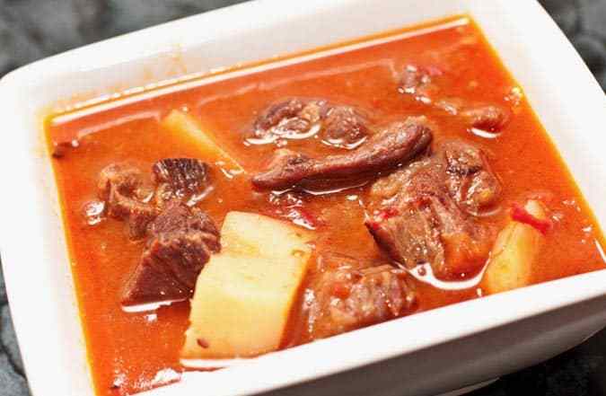 goulash receta hungara
