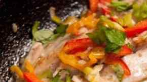 filetes de pescado en salsa de coco