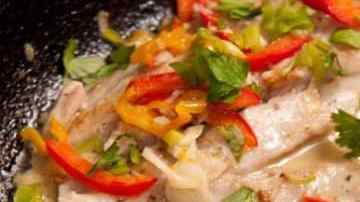 filetes de pescado en salsa de coco