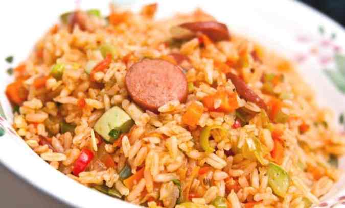 arroz con salchichas