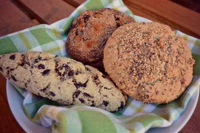 delicioso pan saludable recién sacado del horno