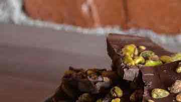 barras-de-chocolate-casero-con-frutos-secos-sal-marina