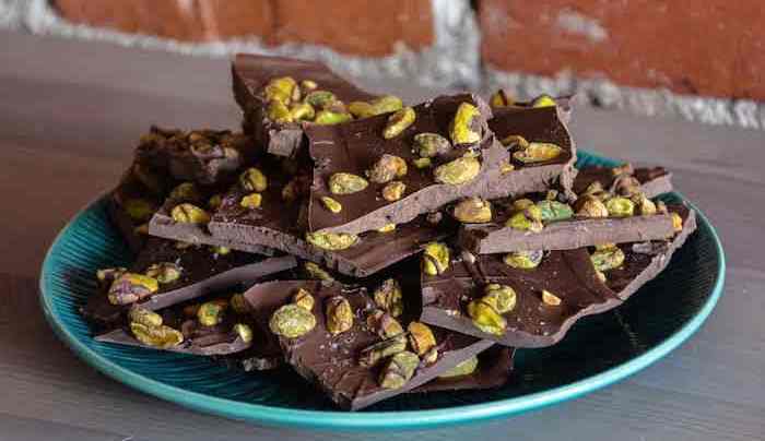 barras-de-chocolate-casero-con-frutos-secos-sal-marina