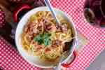 plato de espaguetis con salsa carbonara