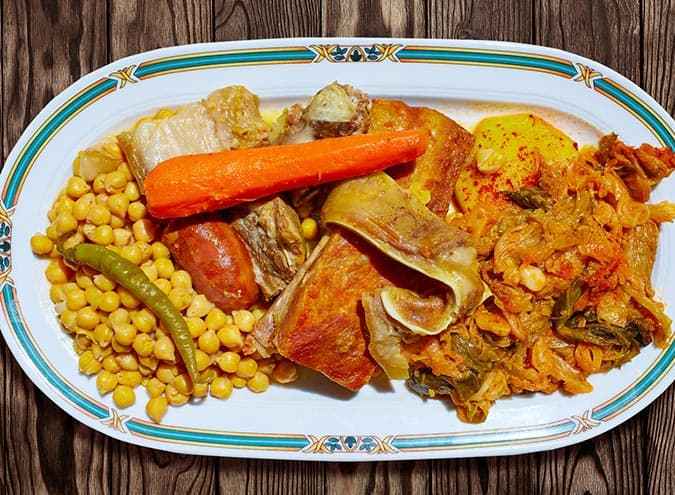 plato grande con cocido maragato