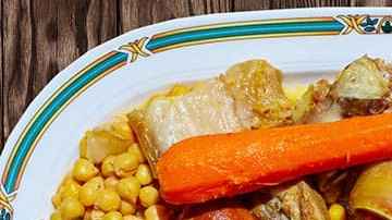 plato grande con cocido maragato