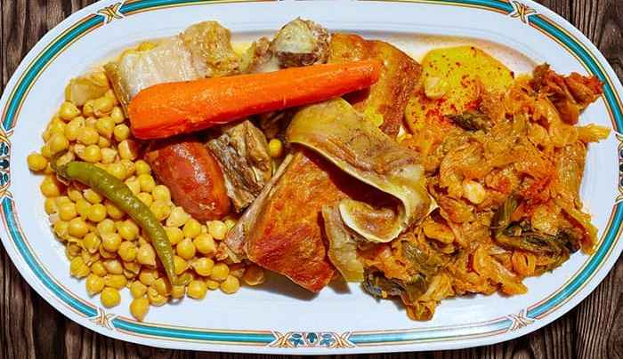 plato grande con cocido maragato