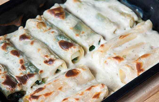 canelones en salsa bechamel