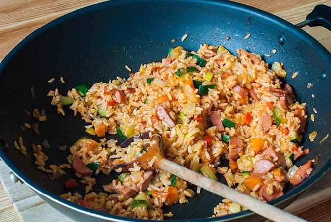 receta facil arroz guisado con calabacin y salchichas