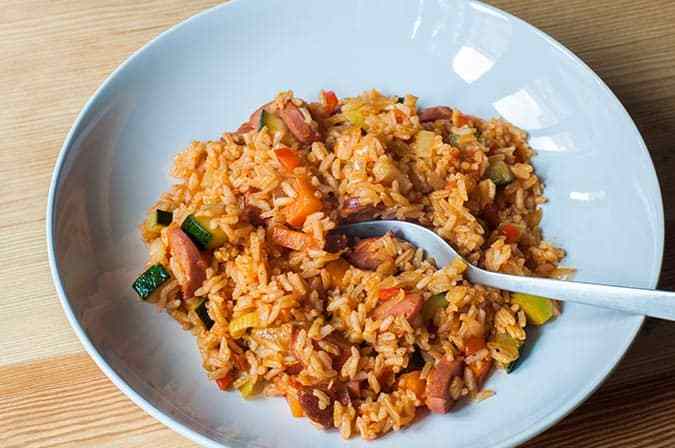 receta rapida arroz guisado calabacin salchichas