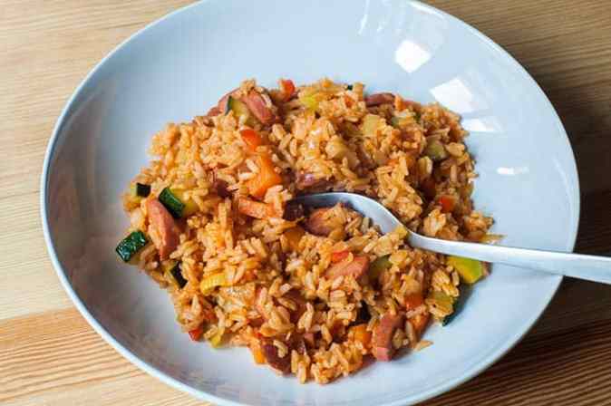 receta rapida arroz guisado calabacin salchichas