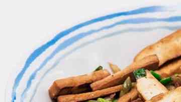 vegetales chinos salteados con tofu ahumado