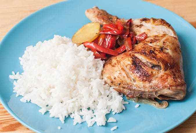 como hacer muslos de pollo al horno con patatas