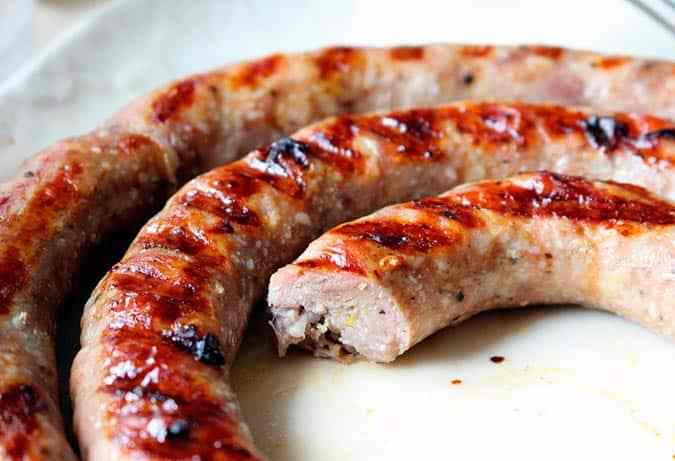 donde comer salchichas en praga