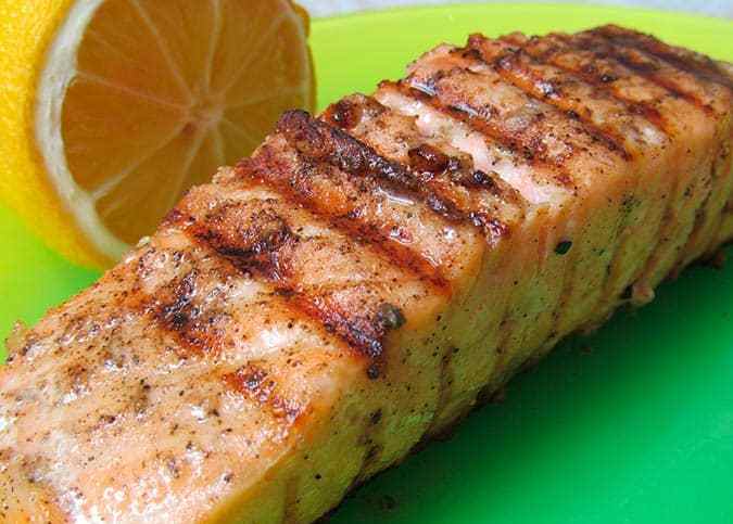 salmón a la plancha con limón