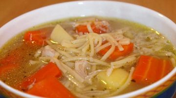 sopa de fideos casera