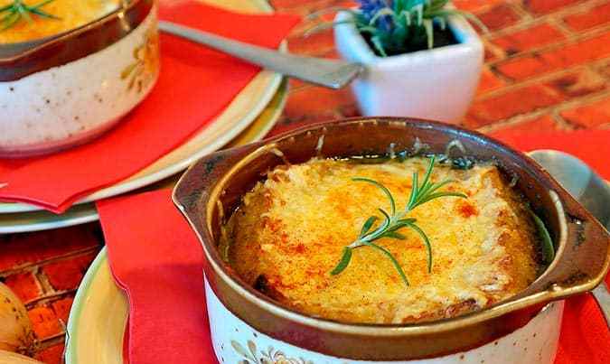 sopa de cebolla