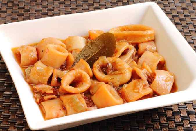 calamares en salsa americana de tomate