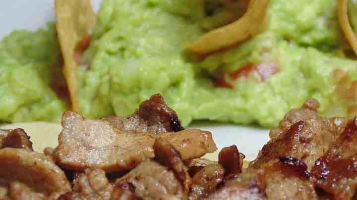 plato de carnitas mexicanas