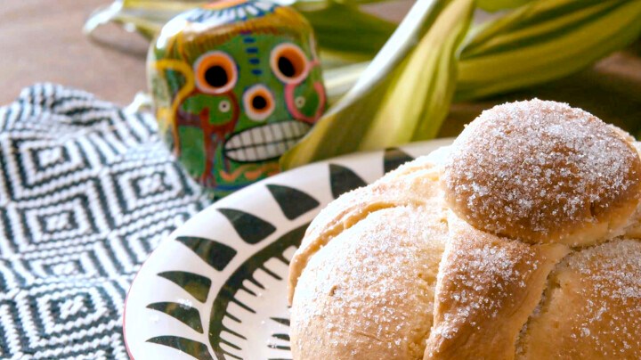 Photo © 2019 The Grosby Group

Pan de Muertos