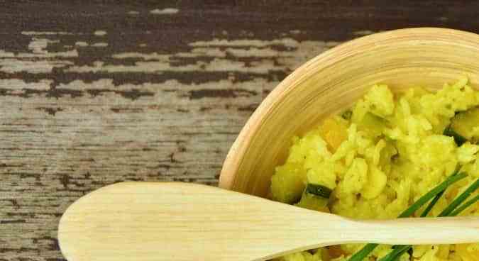 arroz con espinacas en un bowl