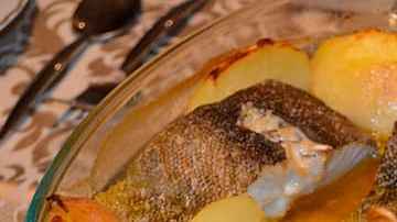 bandeja con bacalao a la portuguesa