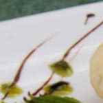 plato con bacalao al horno y patatas