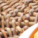 cazuela con buñuelos de bacalao rebozados