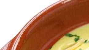 cazuela con cocochas de bacalao